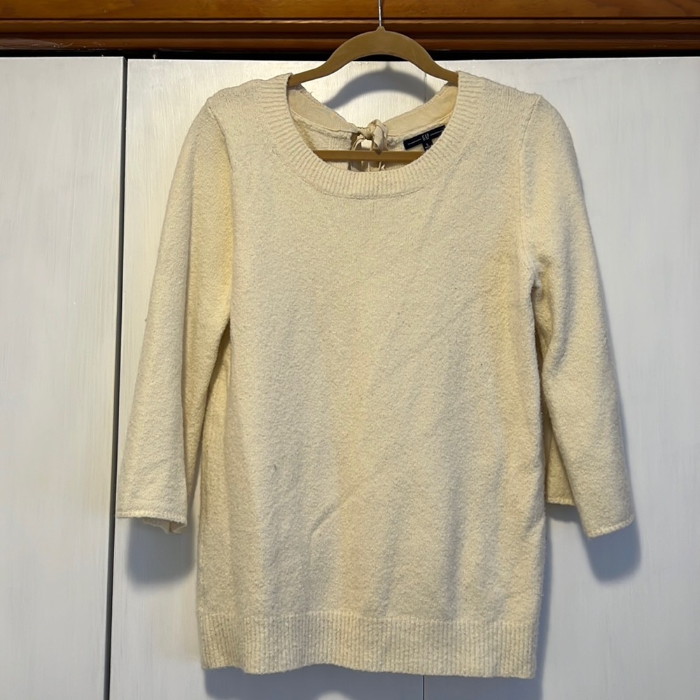 Women’s gap size large sweater with tie back closure
